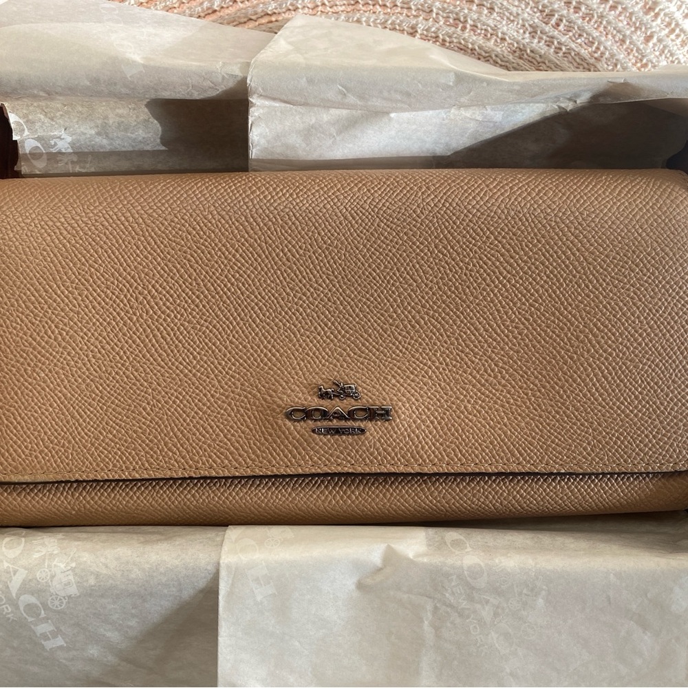 Pre-Owned Coach Brown Leather Women's Wallet